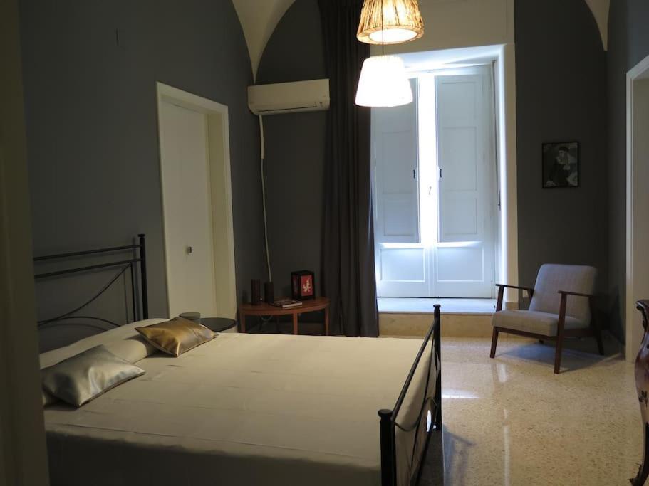 Stesicoro-Duomo Elegante Appartamento In Centro Catánia Buitenkant foto